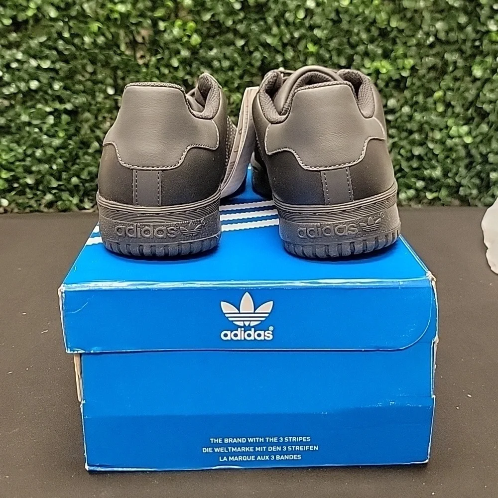 Size 8M Adidas Yeezy Powerphase Calabasas Core Black Sneakers CG6420